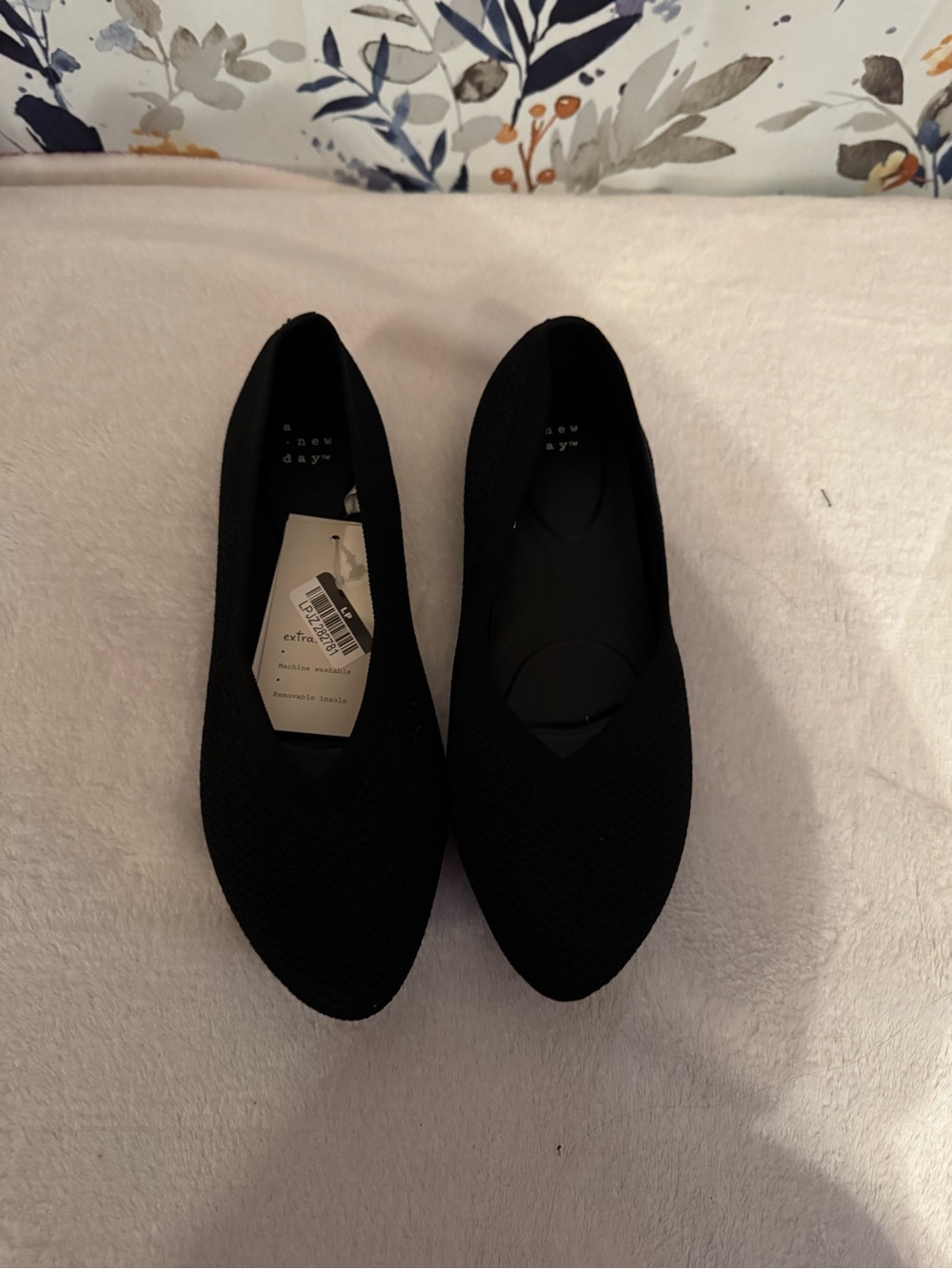 a new day Women's Black Pointed Knit Slip-On Flats